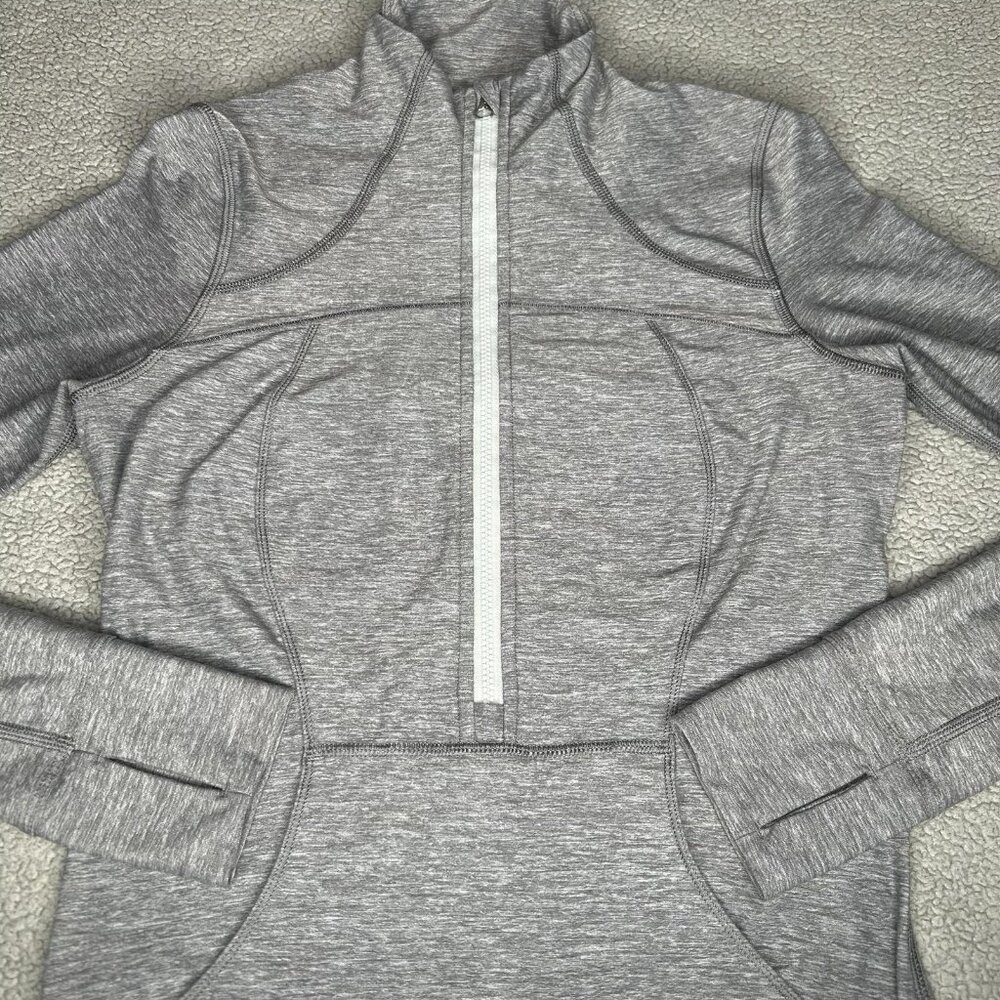 Lululemon Jacket Womens XS Gray 1/2 Zip Thumbholes Mesh Lined Running Yoga - Picture 3 of 13